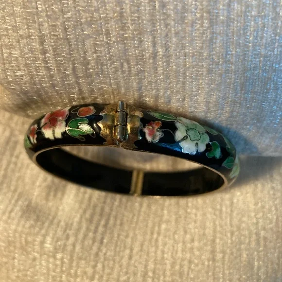 Vintage Cloisonné Set Enamel Bracelet and Ring - Black, Pink, Gold, Green Floral - Picture 3 of 7